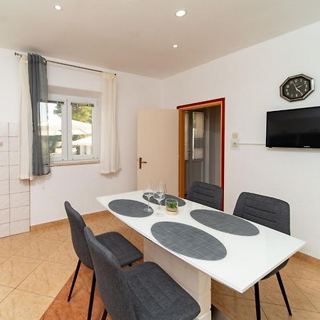Apartments Lores Rab Town Esterno foto