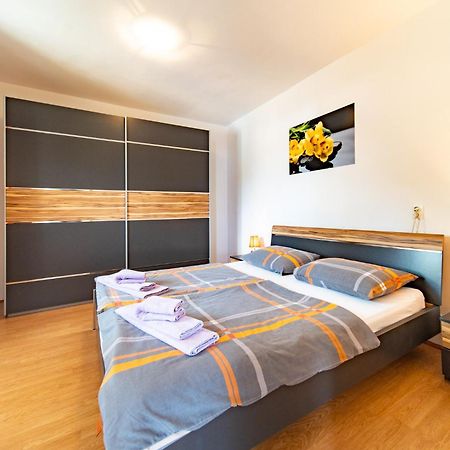 Apartments Lores Rab Town Esterno foto