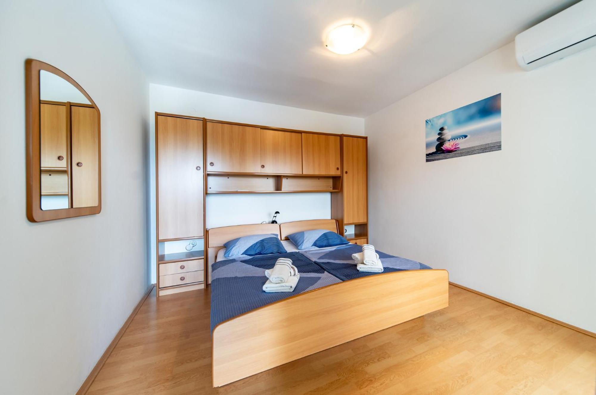 Apartments Lores Rab Town Esterno foto