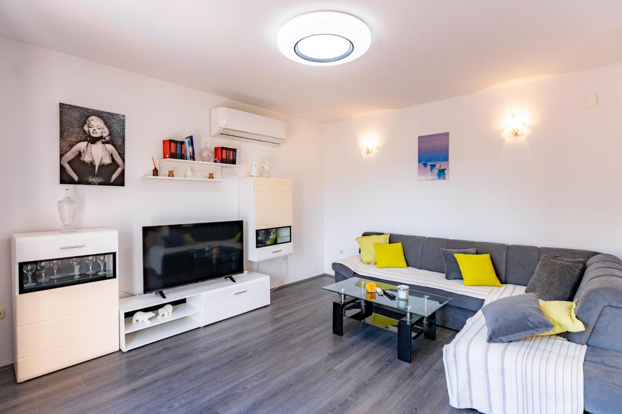 Apartments Lores Rab Town Esterno foto