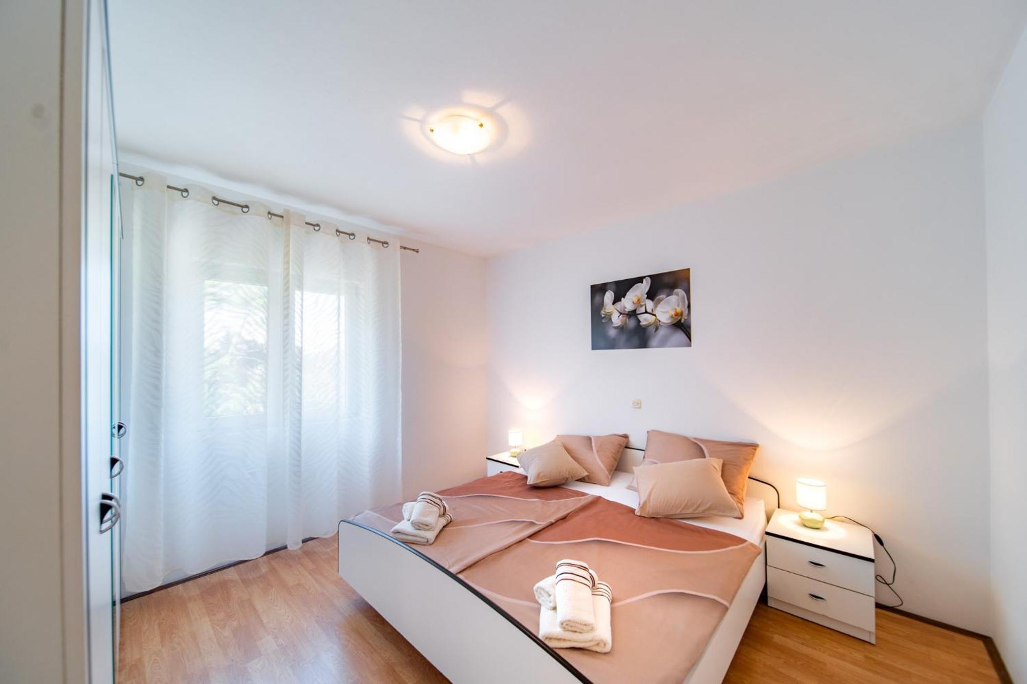 Apartments Lores Rab Town Esterno foto