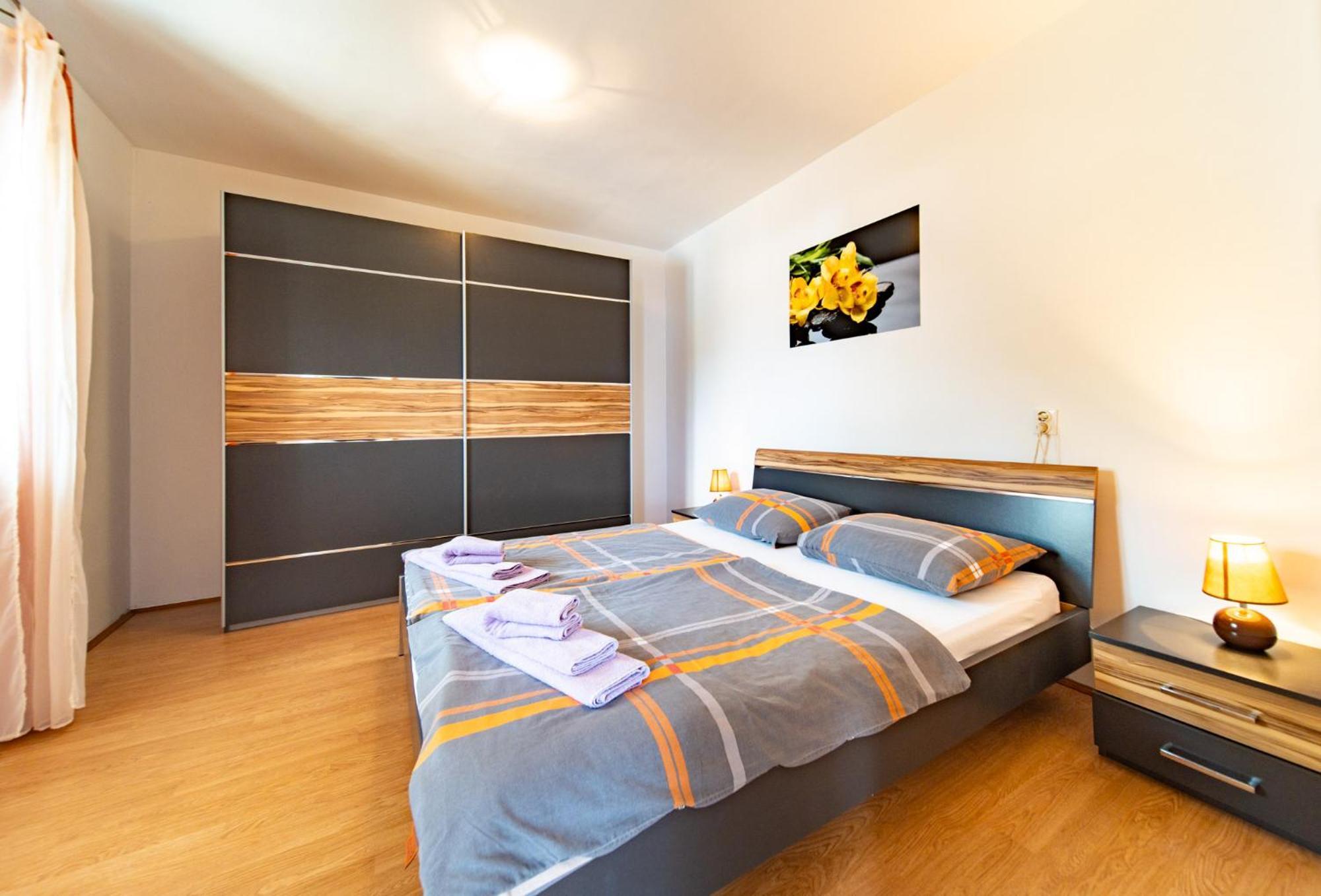 Apartments Lores Rab Town Esterno foto